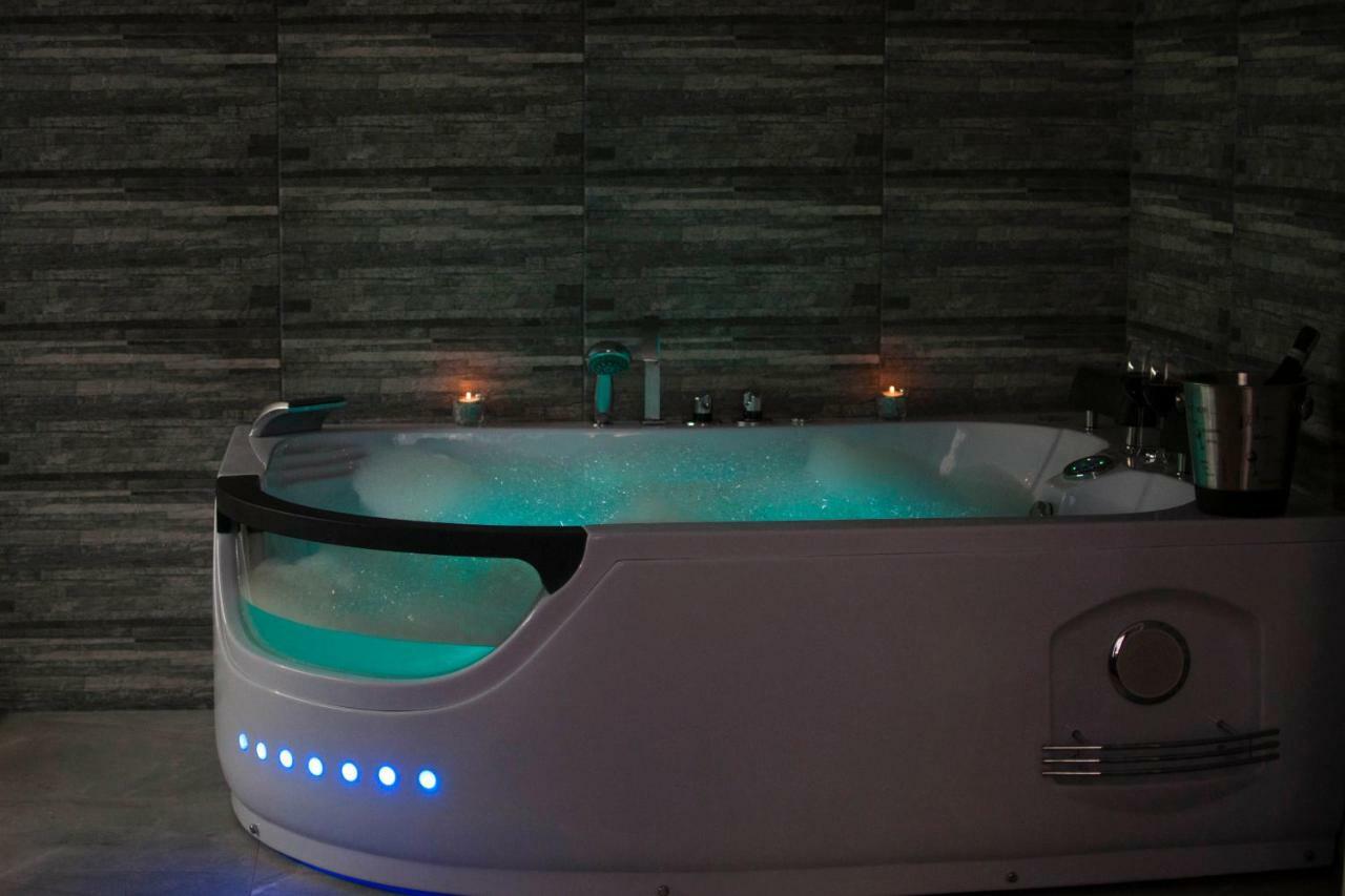 Cracow Jacuzzi Apartments - Silver Room Kraków Zewnętrze zdjęcie