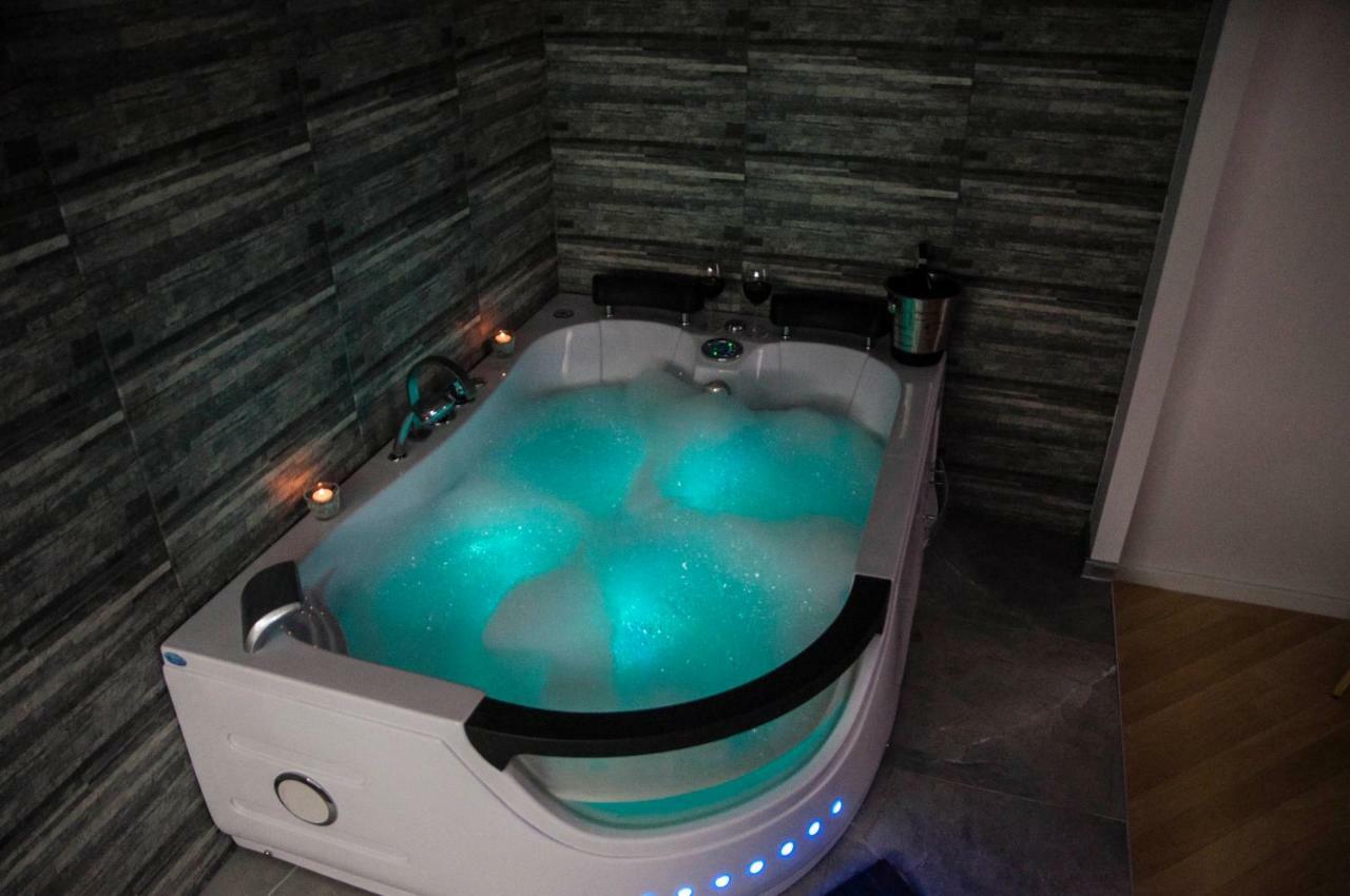 Cracow Jacuzzi Apartments - Silver Room Kraków Zewnętrze zdjęcie