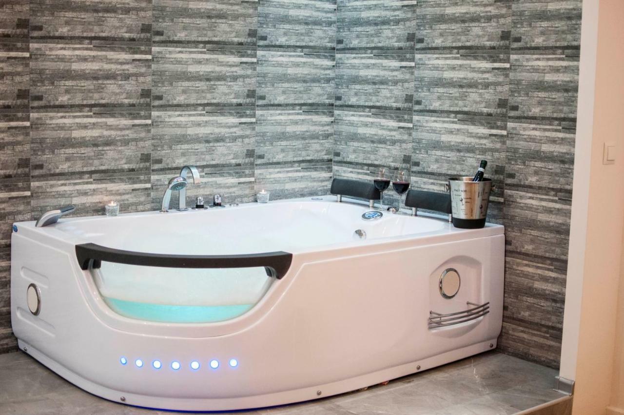 Cracow Jacuzzi Apartments - Silver Room Kraków Zewnętrze zdjęcie